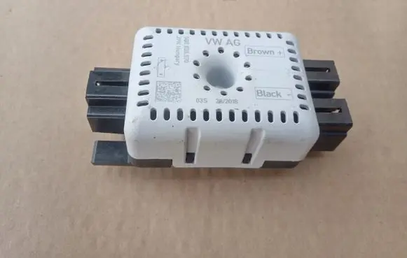 Volkswagen Golf VII Aerial antenna filter 5Q0035570