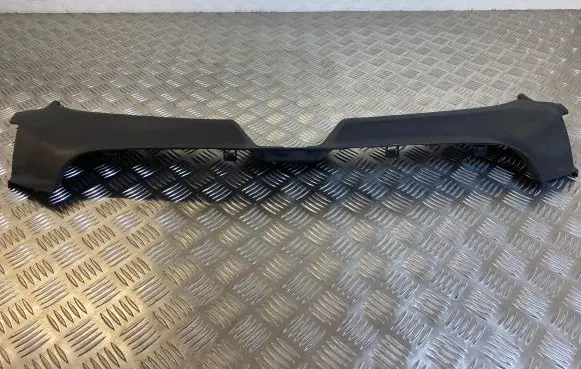 Radiator trim