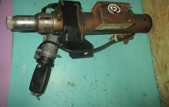 Seat Alhambra (Mk1) Steering wheel axle 7M3905875