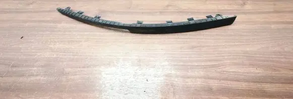 Front bumper lip