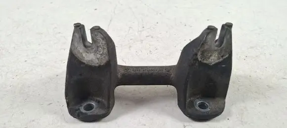 BMW 1 E81 E87 Gearbox mounting bracket 6760303
