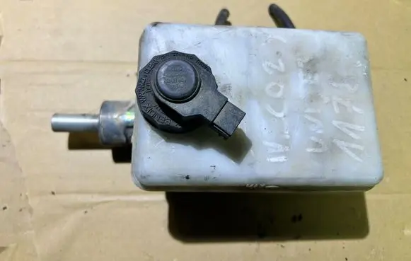 Iveco Daily 35 - 40.10 Master brake cylinder 21030199
