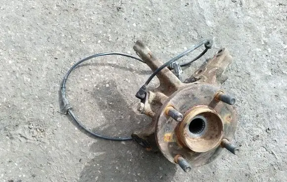 Nissan Almera N16 Front wheel hub spindle knuckle