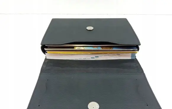 Mercedes-Benz C W205 Owners service history hand book