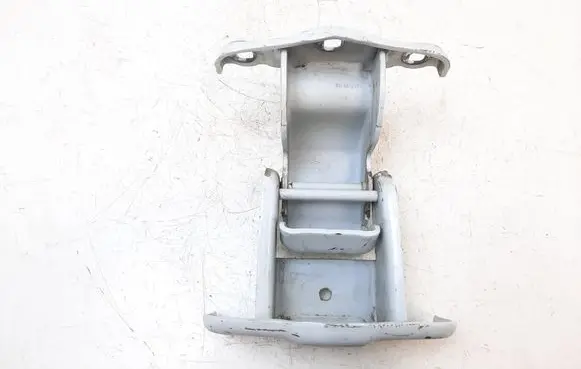 Opel Vivaro Loading door upper hinge 904006707R