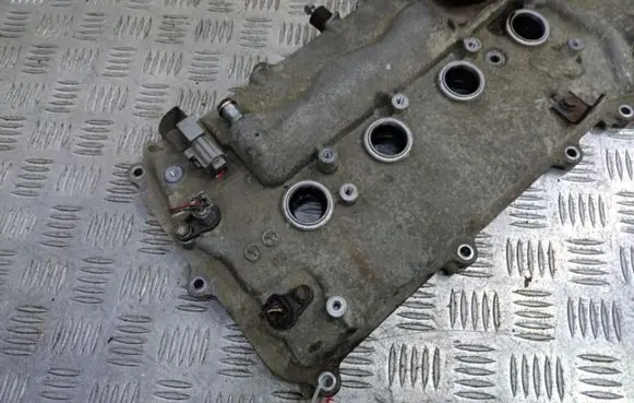 Toyota Avensis T270 Rocker cam cover 