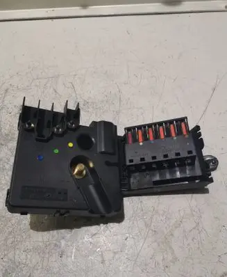 Mercedes-Benz CLS C219 Fuse module 2119820402 01167