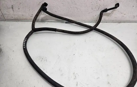 Volkswagen Touran I Coolant pipe/hose 