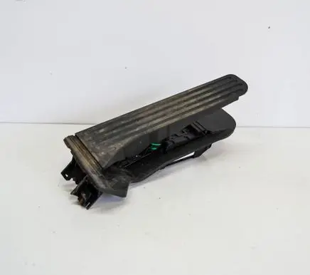 Volkswagen Golf Plus Accelerator throttle pedal 1K2723503K