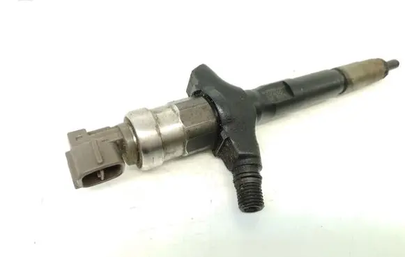 Volkswagen Golf I Fuel injector 8972391617 05791