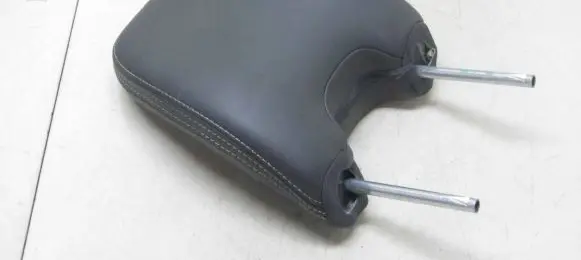 Volvo XC60 Front seat headrest 