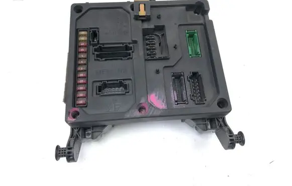 Volkswagen Sharan Fuse module S108145100G 7M0962258H 97VW14B205AC