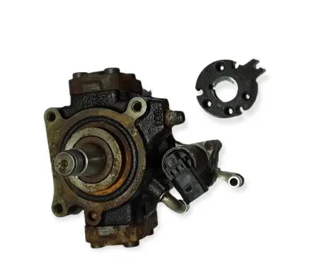Skoda Fabia Mk2 (5J) Fuel injection high pressure pump 040711065850 03L130238A