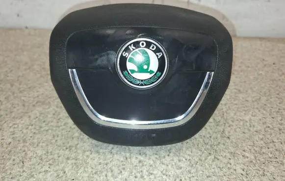 Skoda Octavia Mk2 (1Z) Steering wheel airbag 62218052A 1Z0880201AH 001NH084MBAA