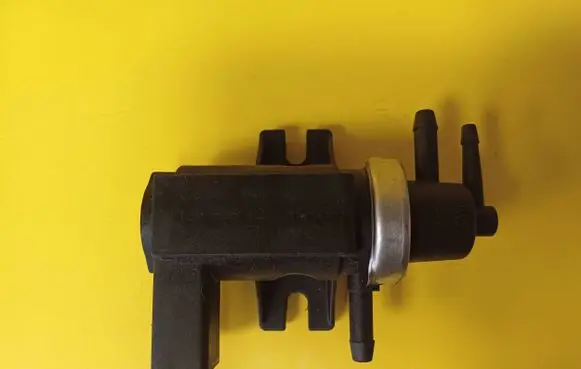 Volkswagen New Beetle Turbo solenoid valve 1J0906627