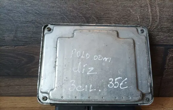 Volkswagen Polo III 6N 6N2 6NF Engine control unit/module 045906019 0281001940 28SA4258