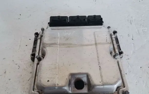 Renault Trafic II (X83) Engine control unit/module 0281010632