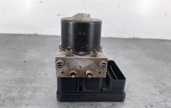 Ford Focus ABS Pump 8M512C405AA