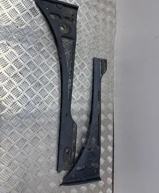 BMW 5 E34 Wiper trim 1946125 1946126