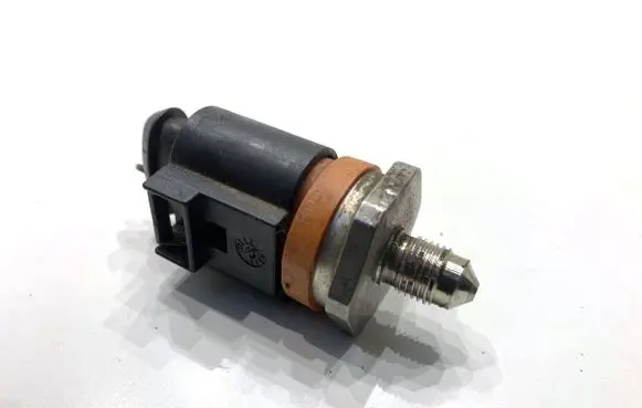 Skoda Yeti (5L) Fuel pressure sensor 0261545051