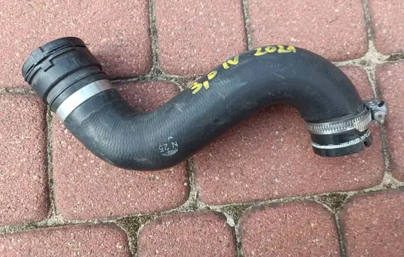 Iveco Daily 6th gen Engine coolant pipe/hose 5801302588