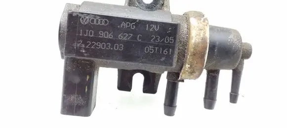 Volkswagen Touareg I Turbo solenoid valve 1J0906627C