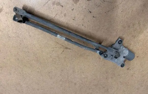 Volvo S40 Front wiper linkage and motor 30699342 0390241924