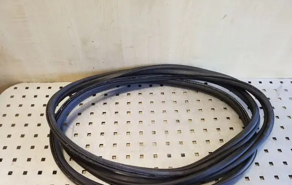 BMW X3 E83 Trunk rubber seal (body) 