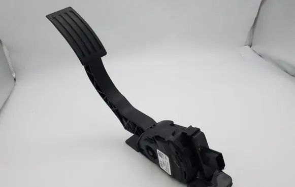 Ford Focus Accelerator throttle pedal EV619F836AA 6PV01036880 FV8QE