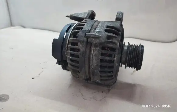 Volkswagen Tiguan Generator/alternator 03L903023