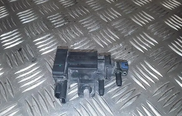 Vacuum valve