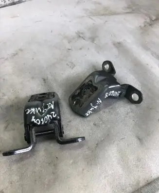 Nissan Juke II F16 Front door hinge set 