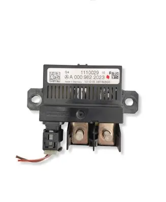 Mercedes-Benz C W205 Charging relay A0009822023 1110029
