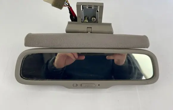 Lexus LS 430 Rear view mirror (interior) e13010497