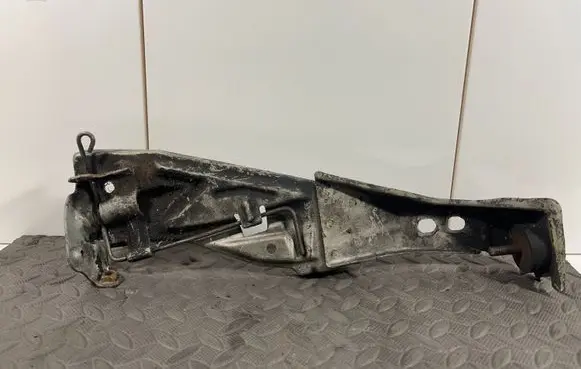 Audi 80 90 S2 B4 Radiator mount bracket 4A0805808