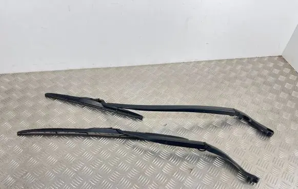 Jeep Cherokee Windshield/front glass wiper blade 2420T5