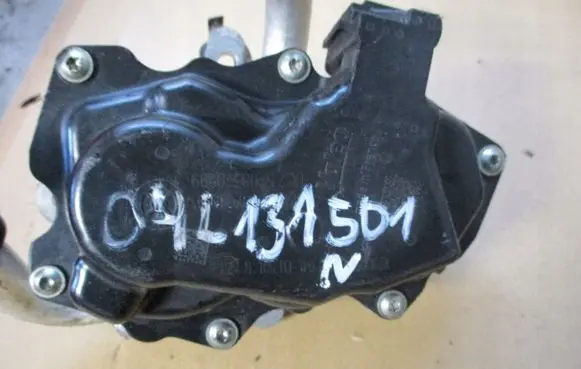 Volkswagen Golf VII EGR valve VW04L131501N