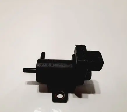 Opel Vivaro Turbo solenoid valve 8200762162