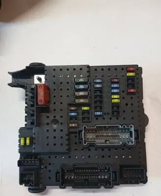 Volvo XC90 Fuse module 30728512
