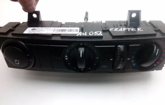 Volkswagen Crafter Climate control unit A9068300285 AU052