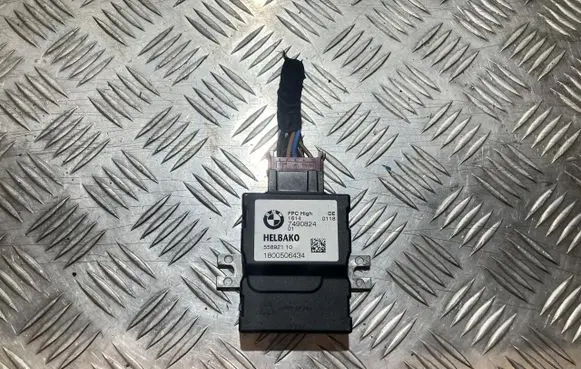BMW 5 G30 G31 G38 Fuel pump relay 7490824