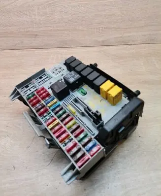 Opel Astra G Fuse box set 90589965