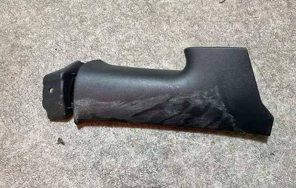 (C) pillar trim