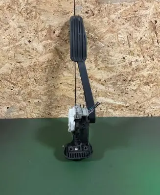 Volvo V70 Accelerator throttle pedal 30666660 6PV00853700