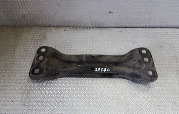 Mercedes-Benz E W211 Gearbox mounting bracket