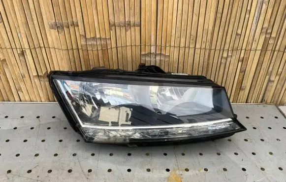 Skoda Fabia Mk3 (NJ) Headlight/headlamp 8330B245