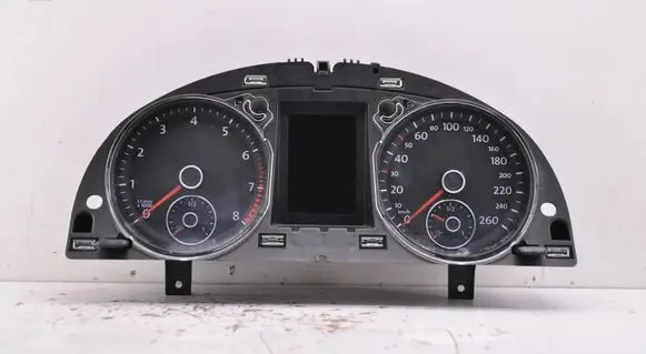 Volkswagen PASSAT B6 Speedometer (instrument cluster) 3C0920872H