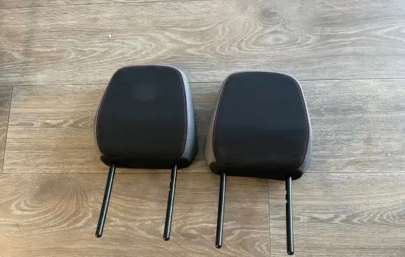Opel Mokka B Front seat headrest 