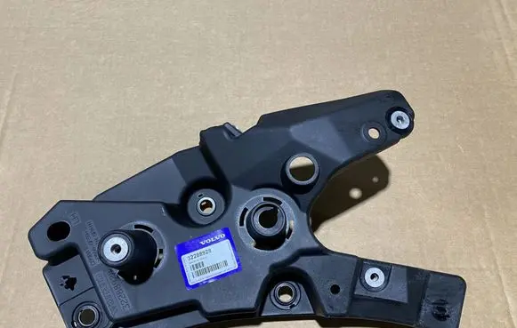 Volvo XC60 Fender mounting bracket 32288928