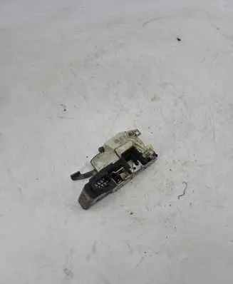 BMW 5 E34 Rear door lock 67118353012 8353012